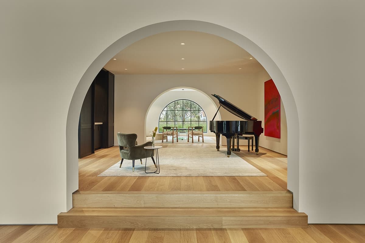 Elegant Workspace image 3